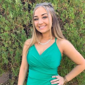 Meet your Posher, Iris